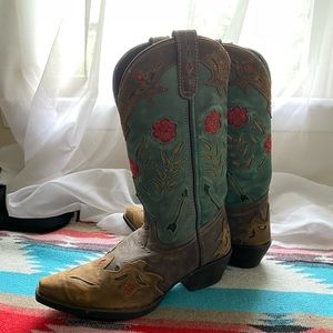 *SOLD* Women’s Laredo Cowgirl Boots
